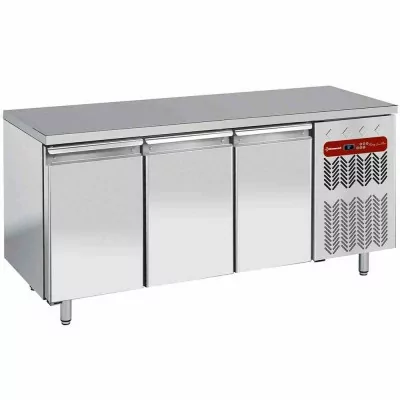 DIAMOND - Table de congélation dessus inox central, 3 portes